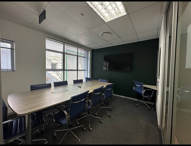 75M² CO-WORKING SPACE TO LET IN DIE HOEWES